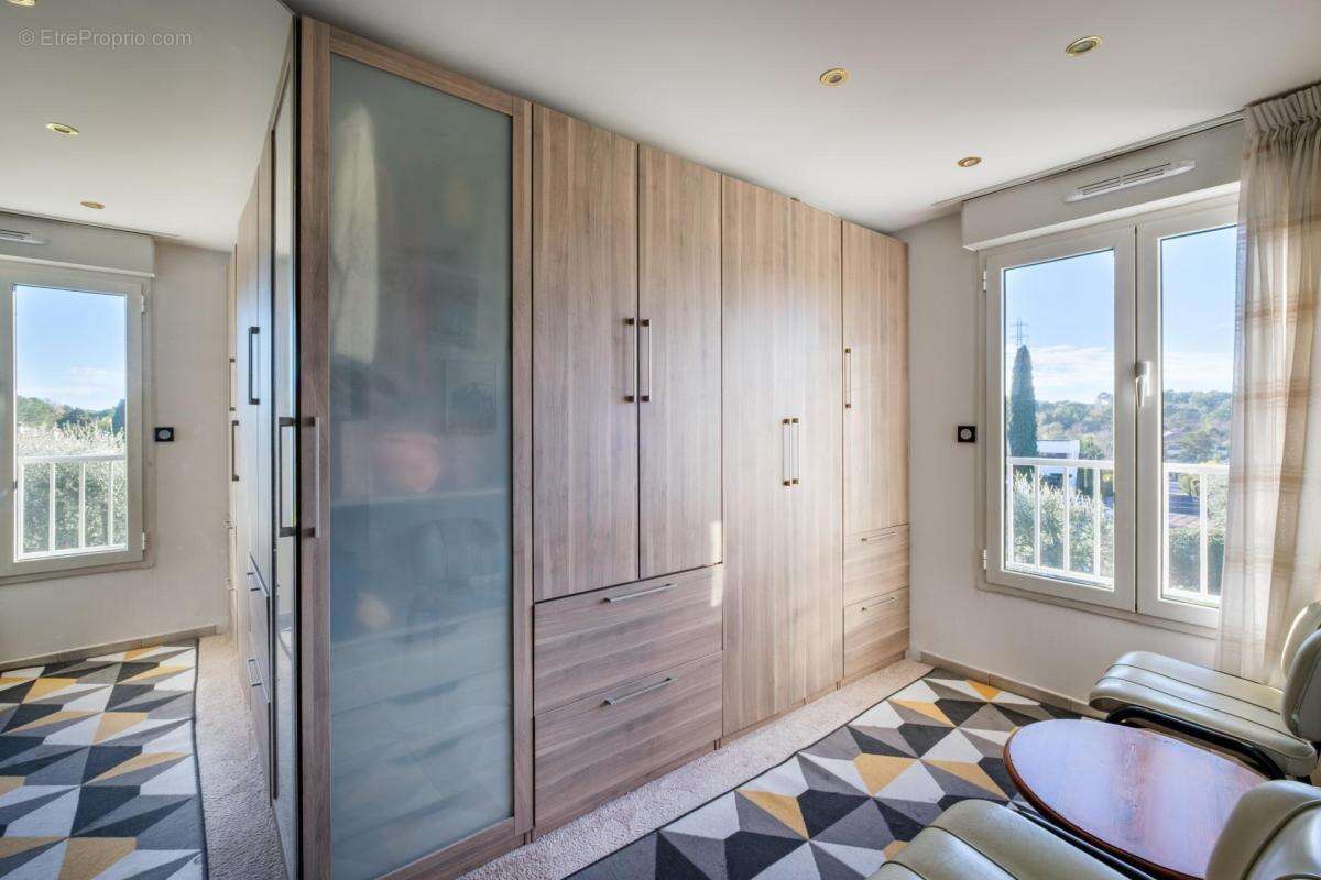 Appartement à MOUGINS
