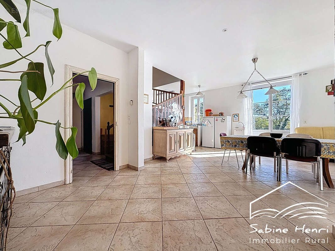 Maison à SAINT-CHRISTOPHE