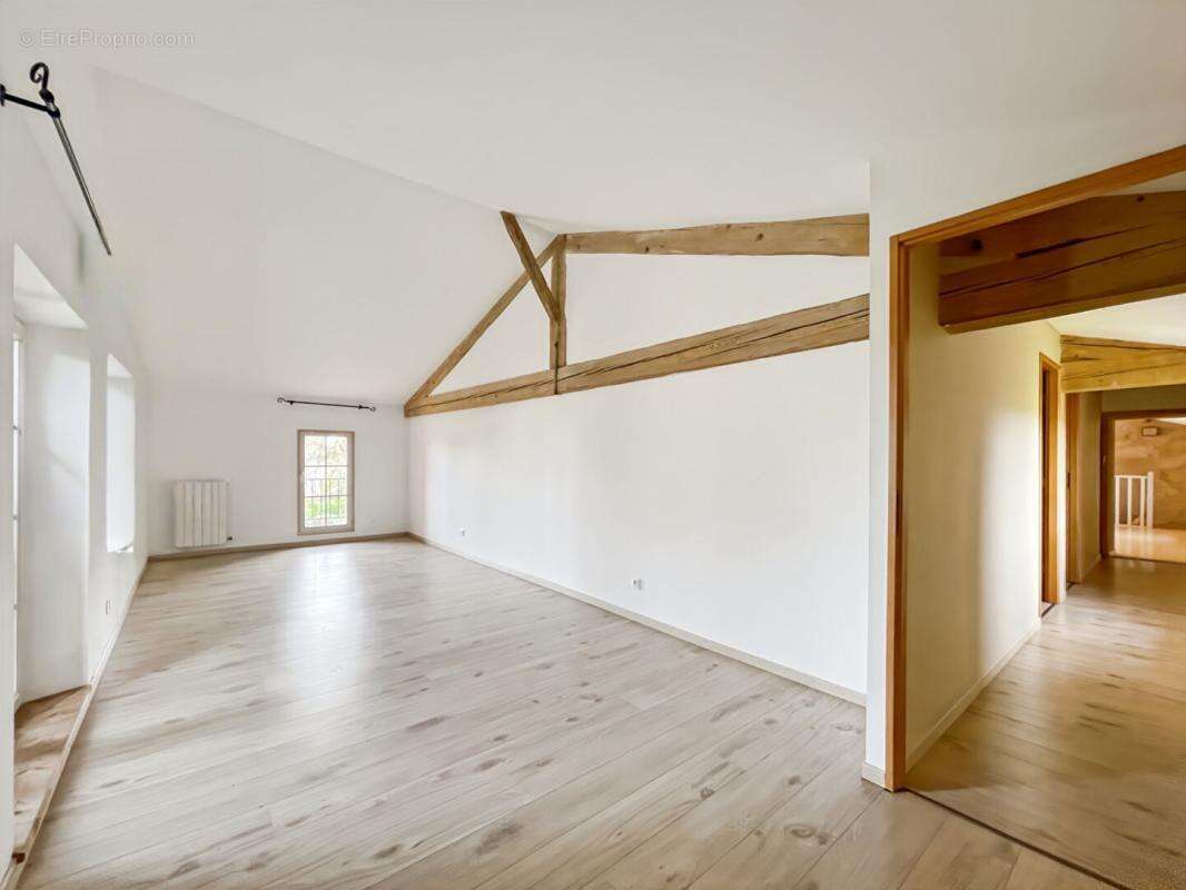 EXCLUSIF À MONTJOIR : Propriété de Caractère de 260 m² ? DPE A - photo 10