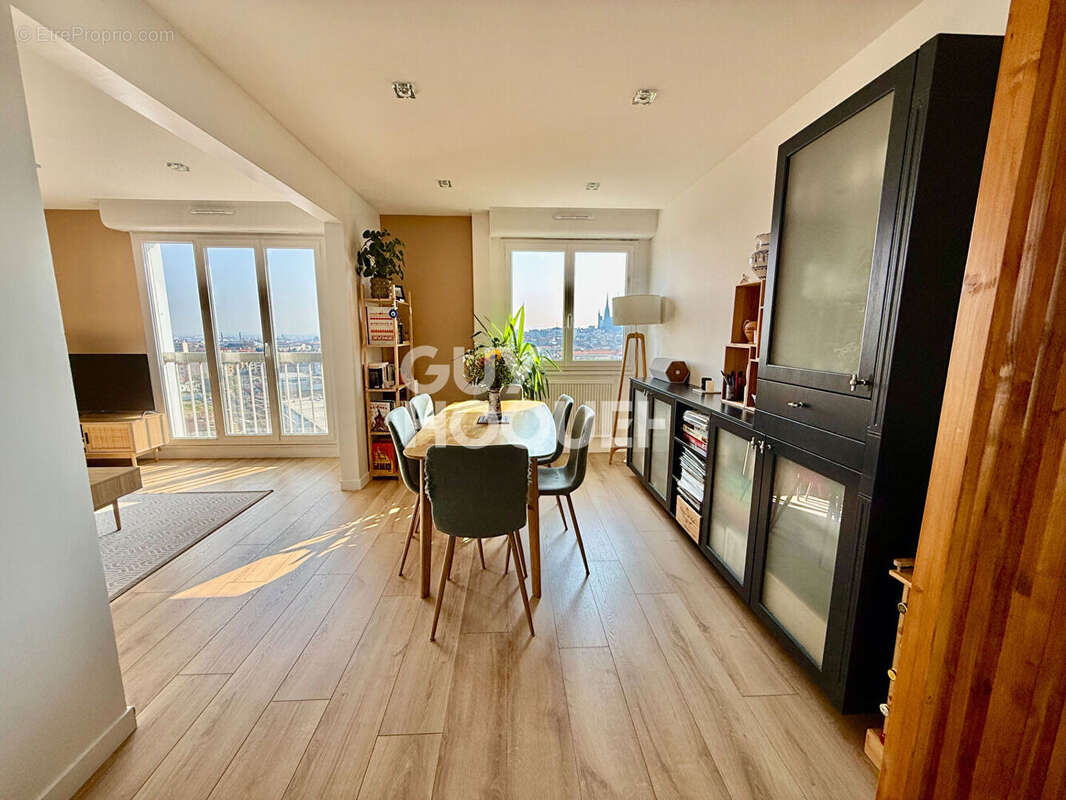 Appartement à CLERMONT-FERRAND