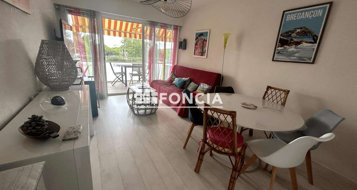 Appartement à LES ADRETS-DE-L&#039;ESTEREL