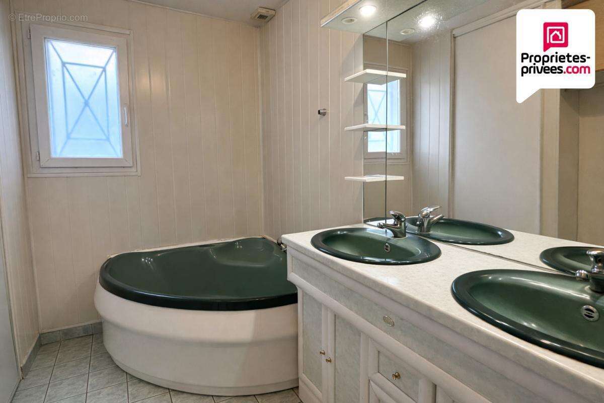 Maison à YVRE-L'EVEQUE