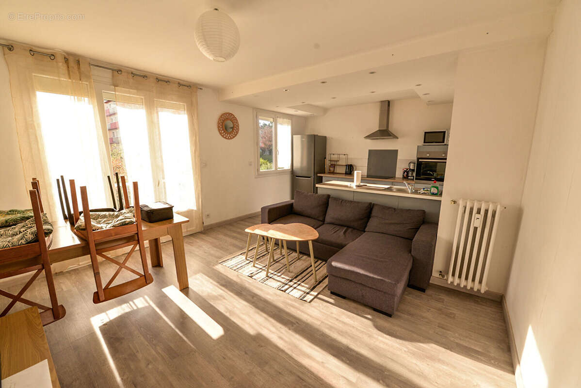 Appartement 3ch - balcon - cave - 2 parking - photo 3