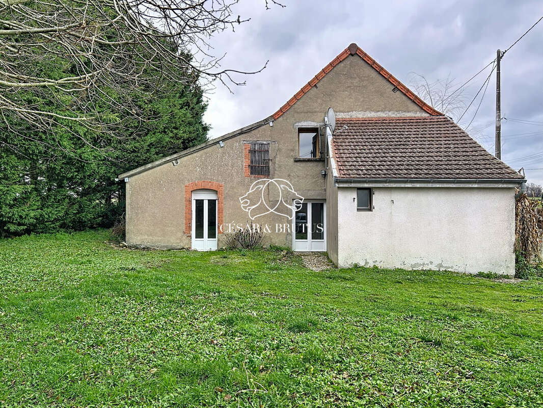 Maison à SEMUR-EN-BRIONNAIS