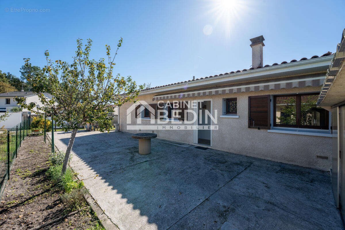 Maison à BLANQUEFORT