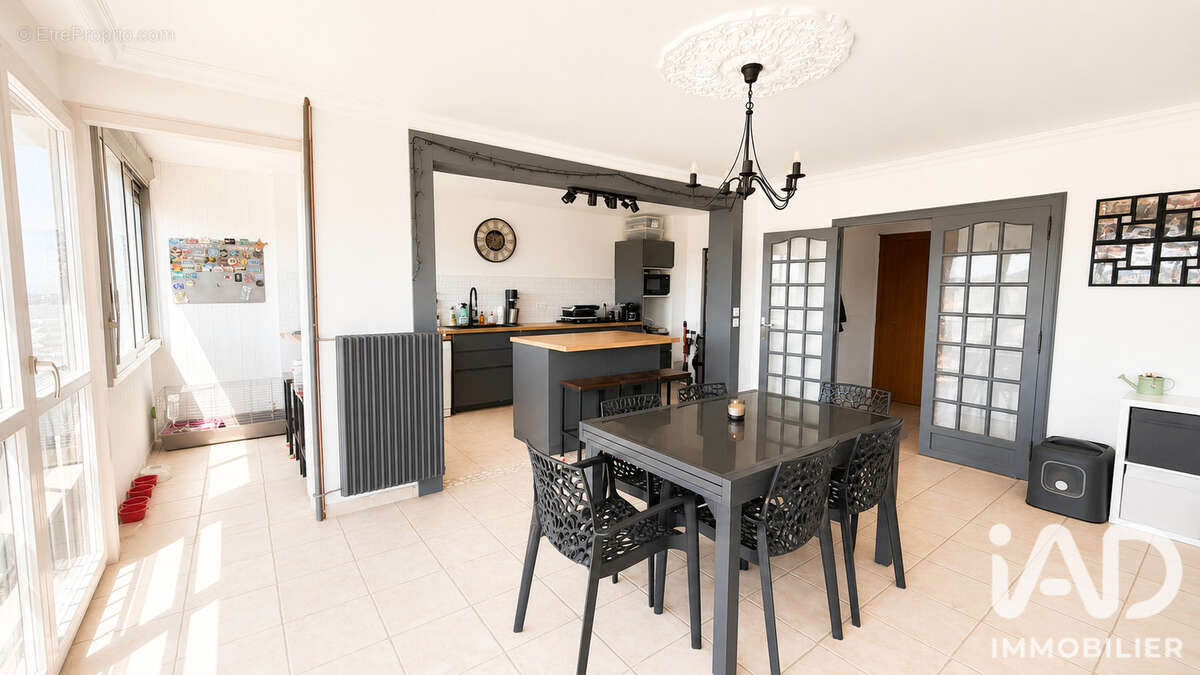 Appartement 101 m² à Villars  - photo 2