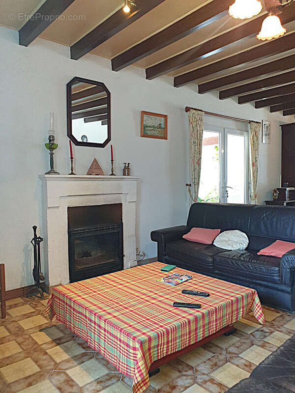 Maison à BARBEZIEUX-SAINT-HILAIRE