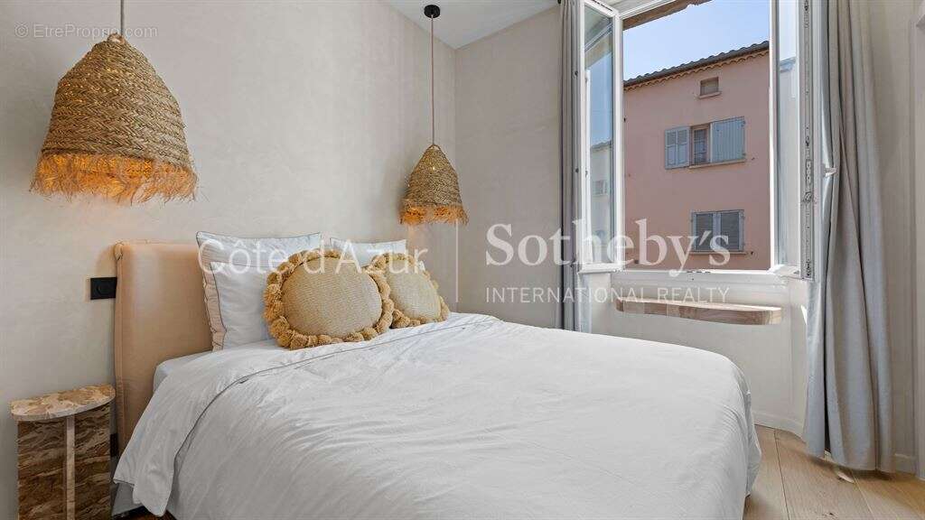 Appartement rénové de 68 m² avec terrasse et garage au cœur de Saint-Tropez - photo 9