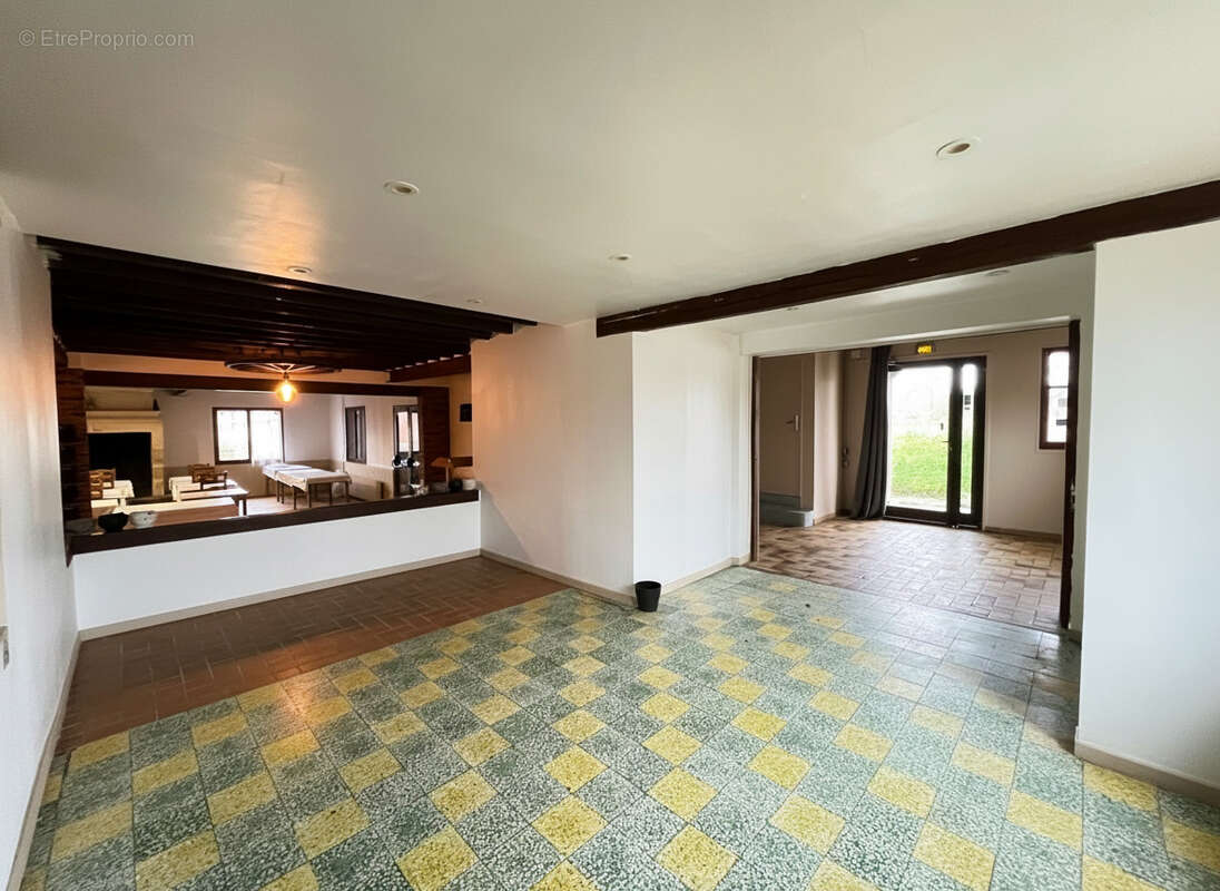 Maison à CHAMPROND-EN-GATINE