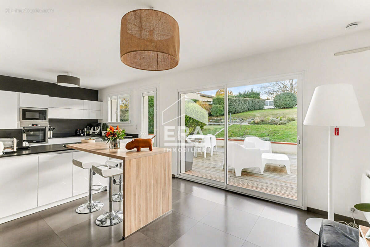 Maison à BRUGUIERES