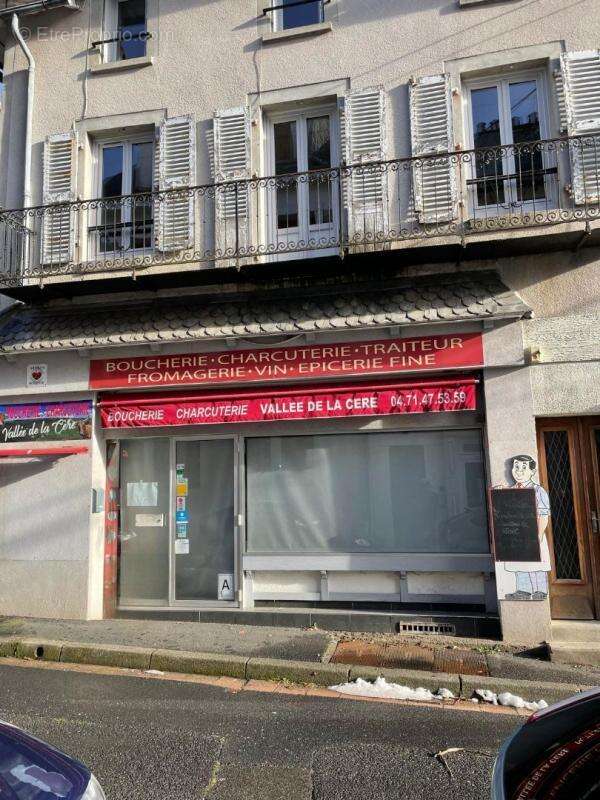 Appartement à VIC-SUR-CERE