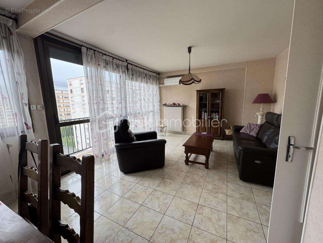 Appartement à ECHIROLLES