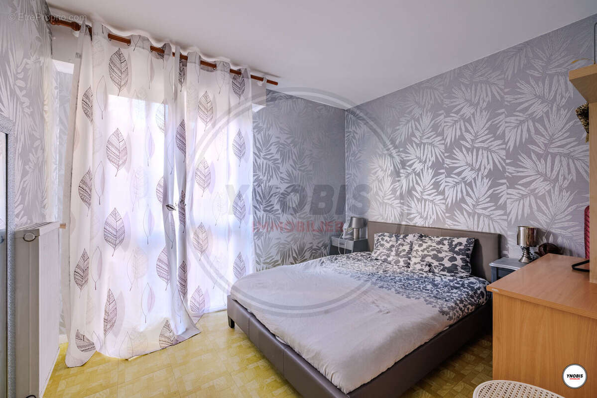 Appartement à LES MUREAUX