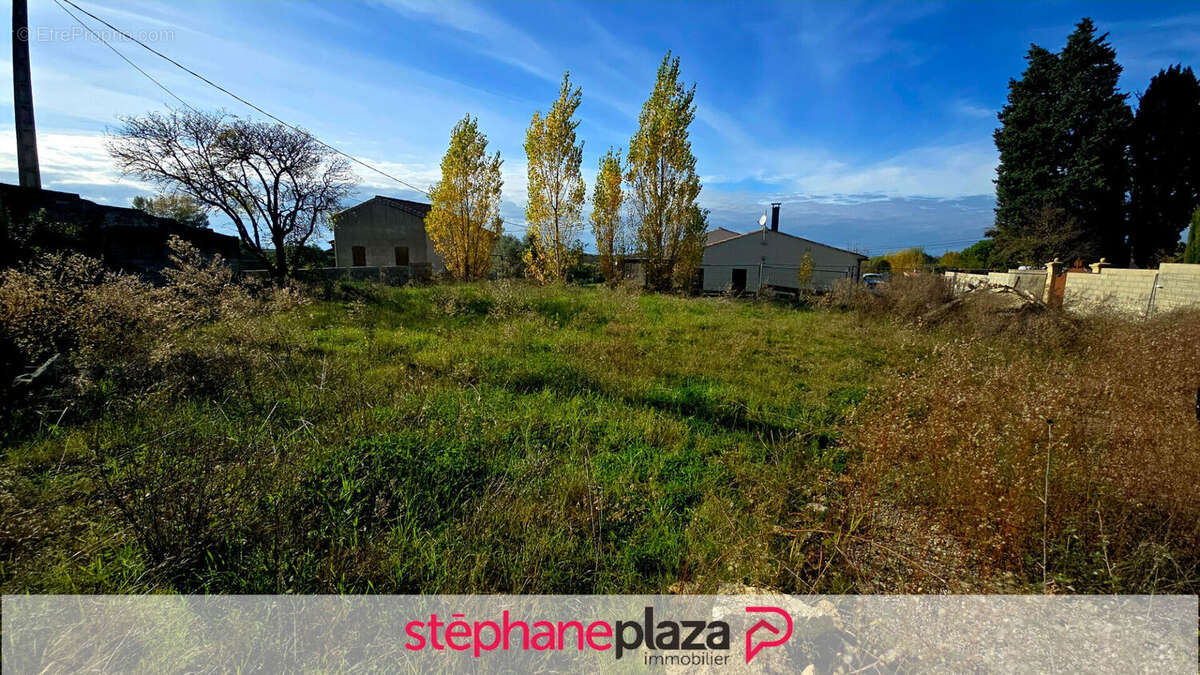 Terrain à VAISON-LA-ROMAINE