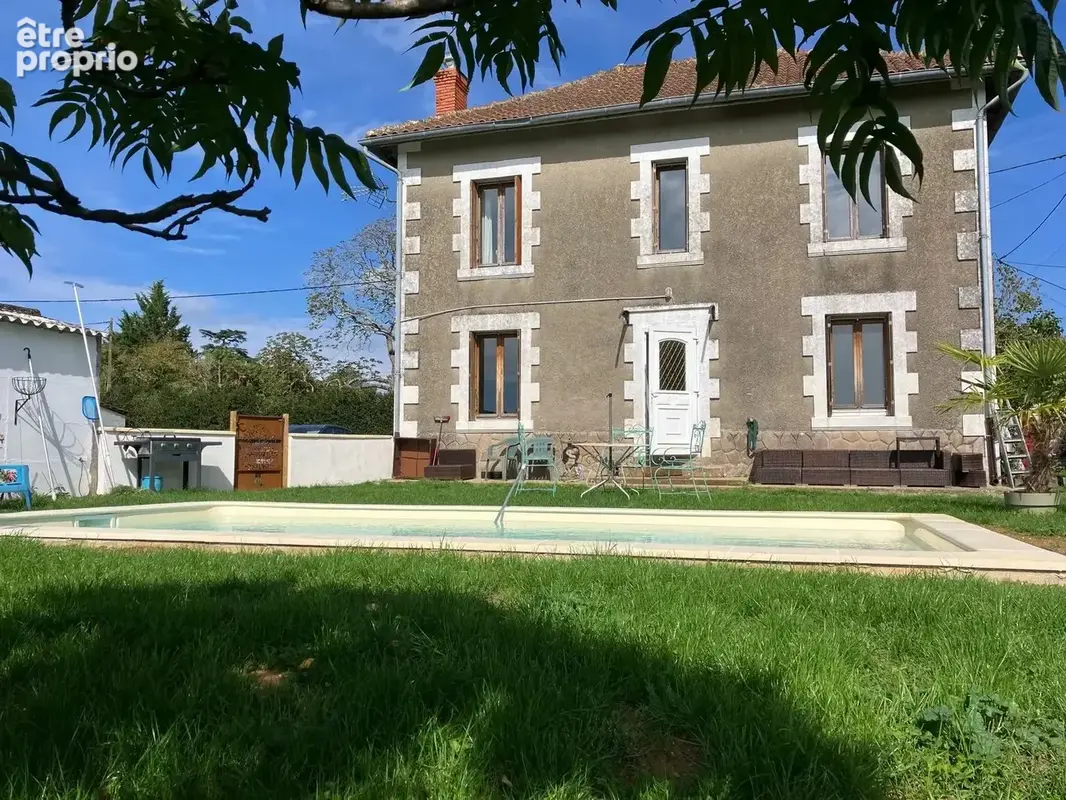 Maison à PLEUVILLE