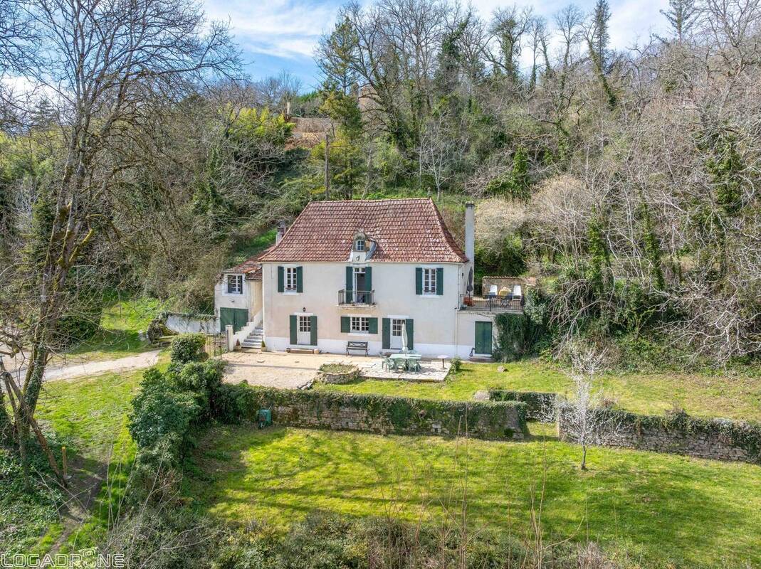 Maison à MAUZAC-ET-GRAND-CASTANG