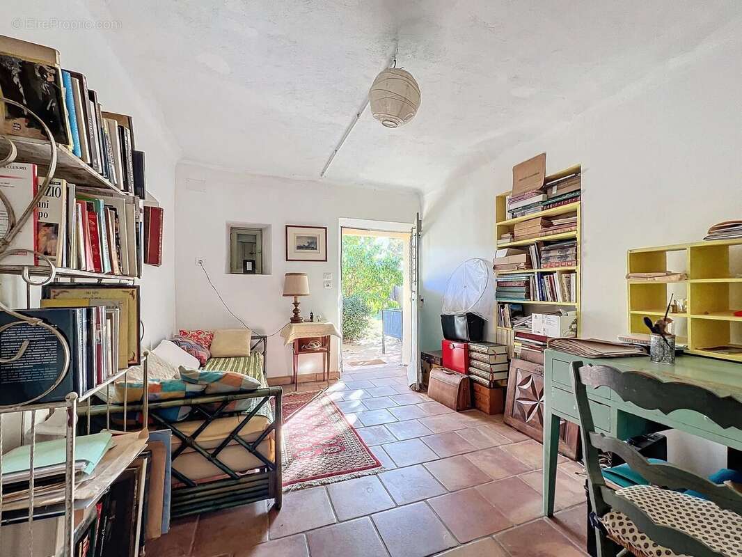 Maison à TOURRETTES-SUR-LOUP