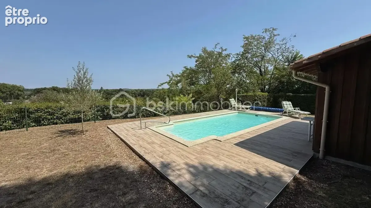 Aubeterre-sur-Dronne - Maison rénovée 148 m², vue panoramique et piscine - photo 11
