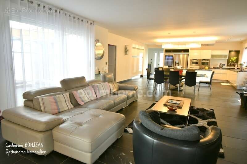 Maison à BLANQUEFORT