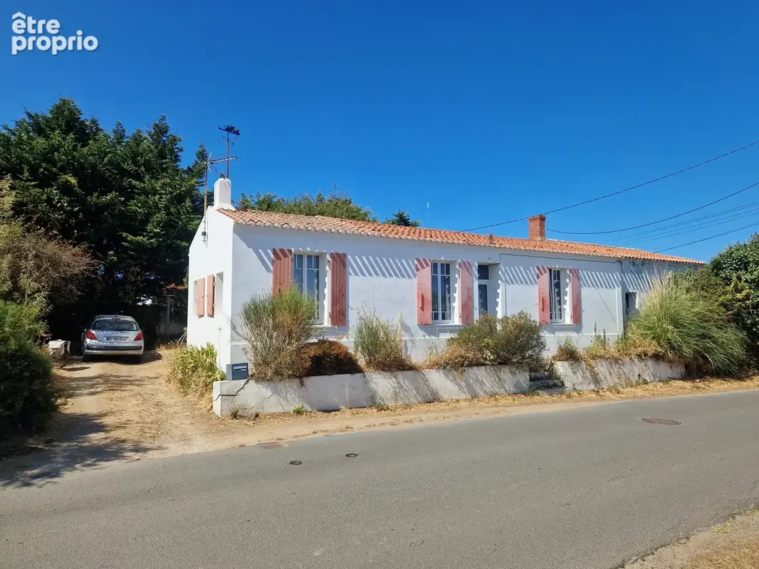 Maison ancienne à rafraîchir à l'entrée de Cadouère. - photo 1