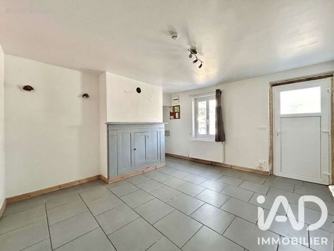 Photo 3