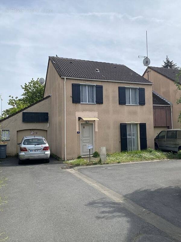 Maison à SARCELLES