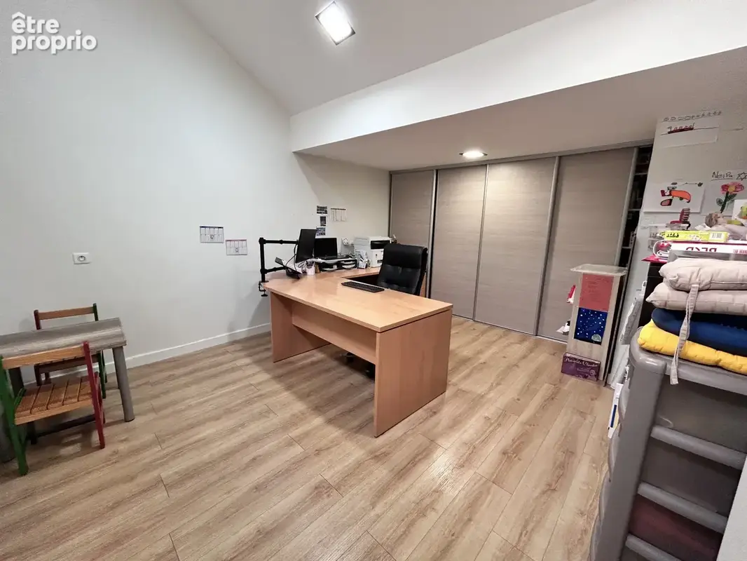 Local professionnel 85 m2 PMR   Bureaux aménagés   Secteur Louyat - photo 8
