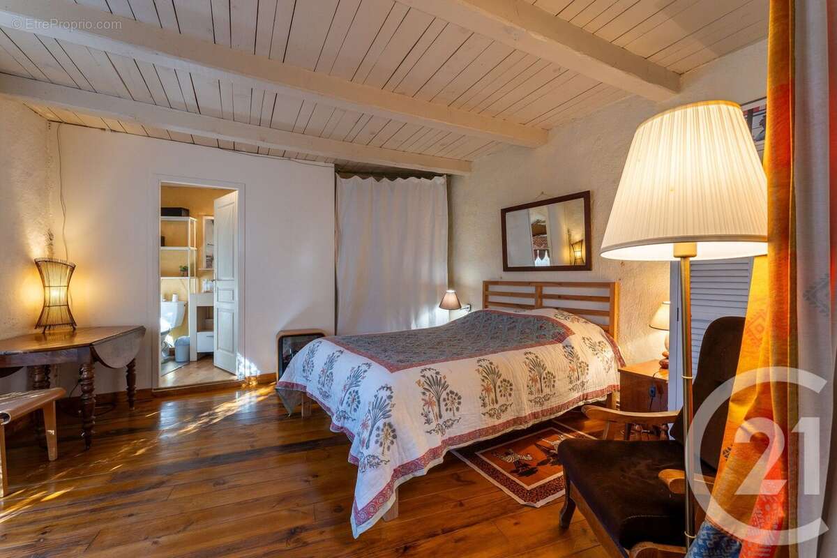 Maison à COURNONTERRAL