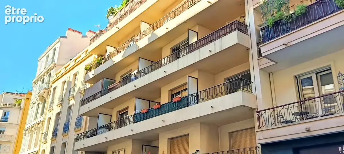Splendide 3P traversant de 70 m² avec terrasse et balcon – Entièrement rénové et meublé – Nice Libération - photo 8