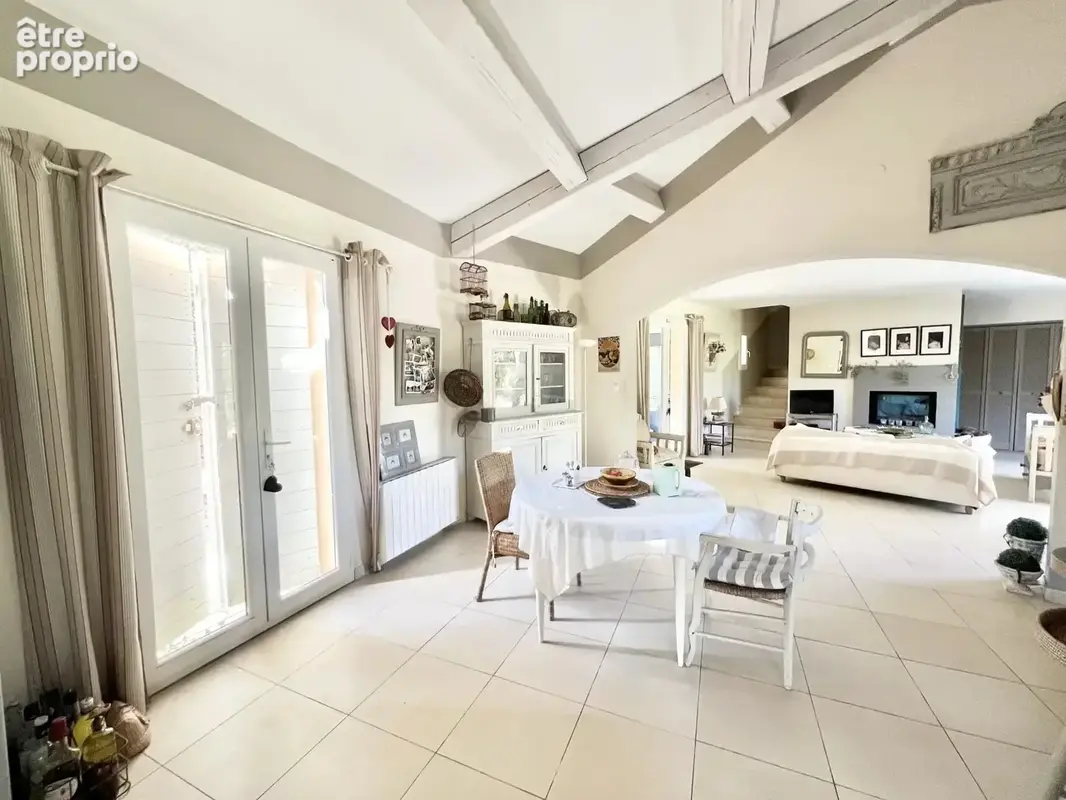 Villa d'architecte sur 5 350 m² de terrain avec piscine - photo 8