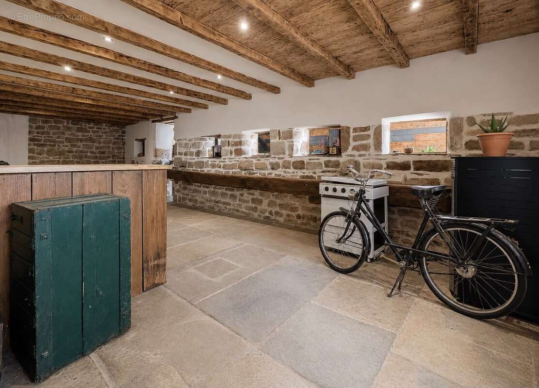 Maison 280 m² à Roye  - photo 4