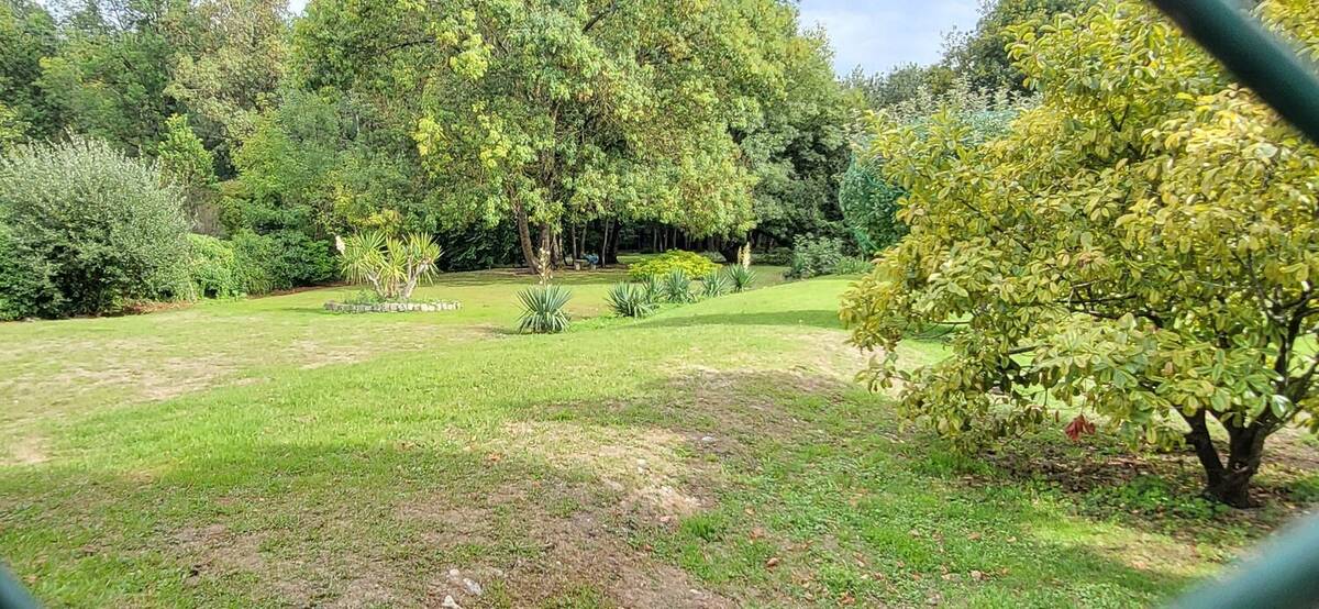 Maison à COURCELLES