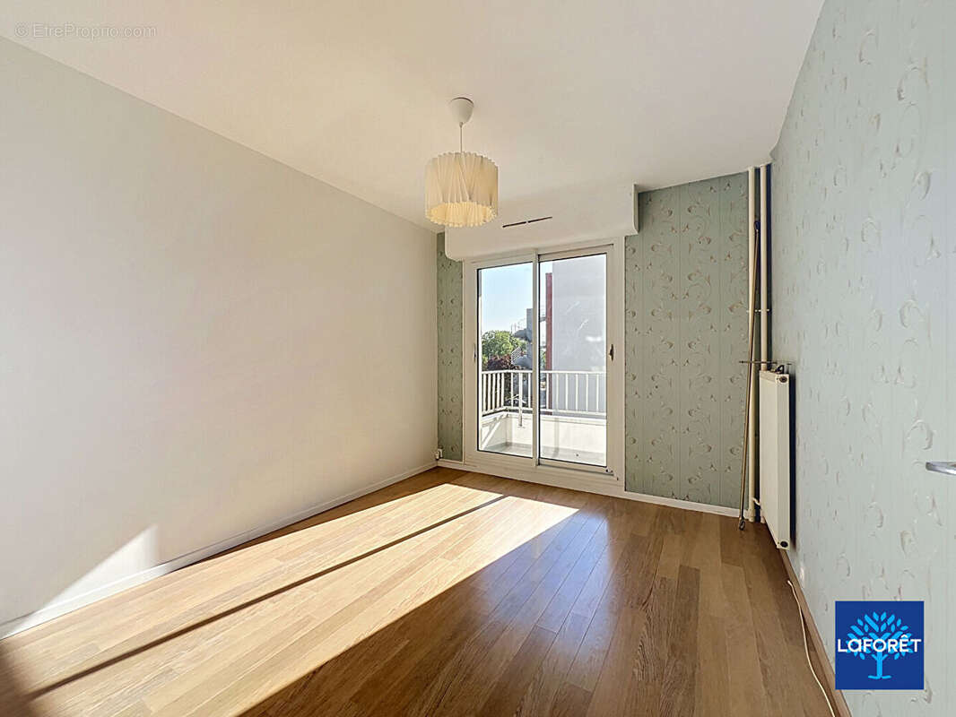 T4 caen venoix 82 m² - 2 balcons & parking - photo 5