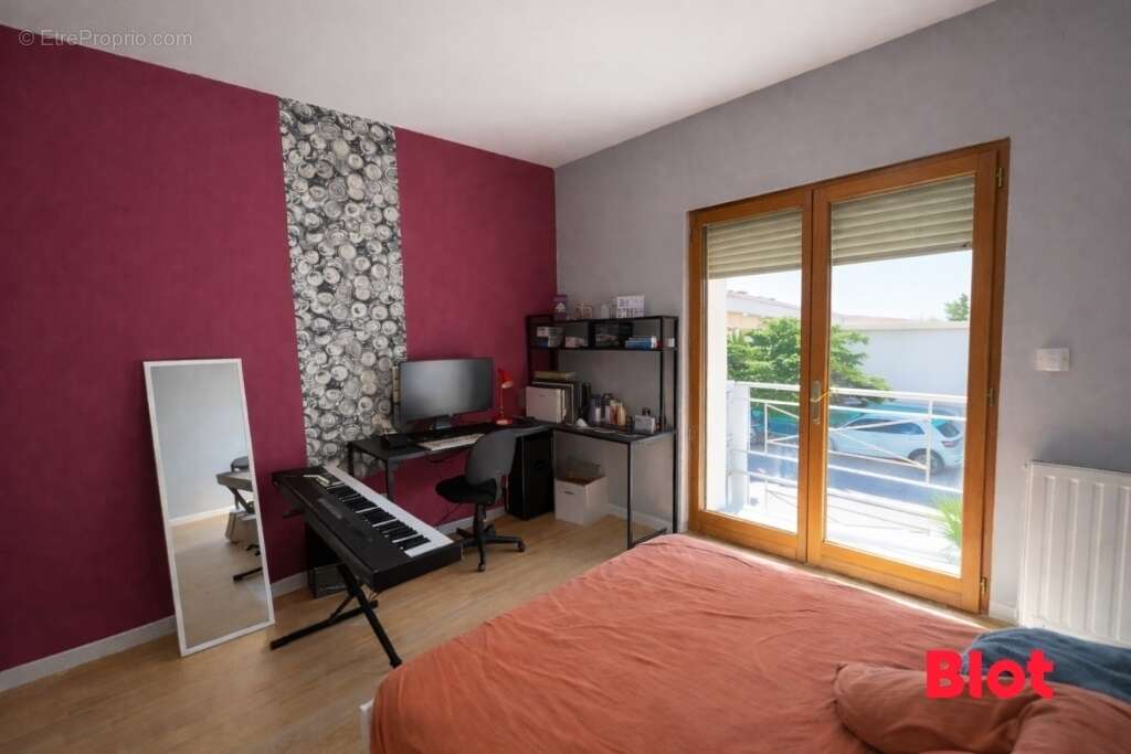 Maison à NOYAL-CHATILLON-SUR-SEICHE