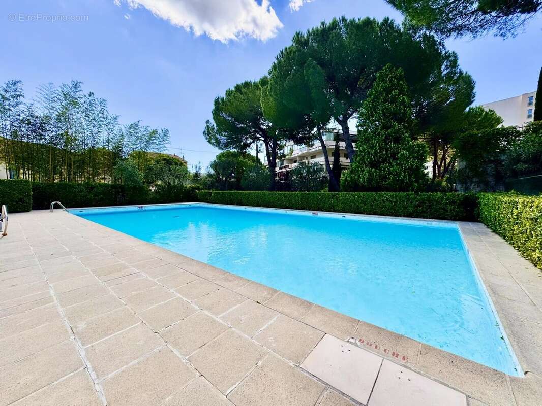 Appartement à LE CANNET