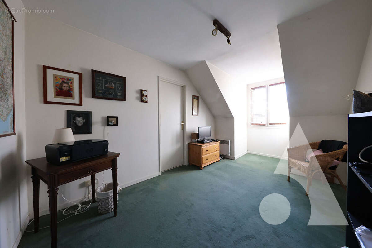 Maison à SAINT-PIERRE-DU-PERRAY