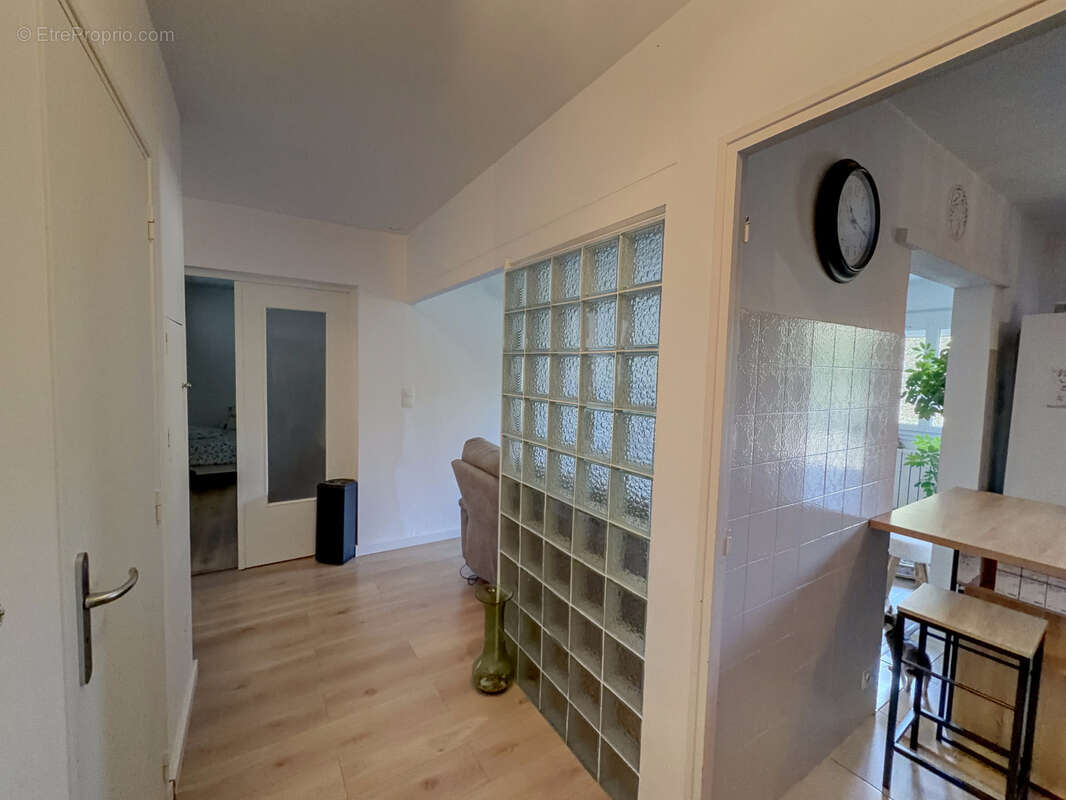 Appartement à SIX-FOURS-LES-PLAGES