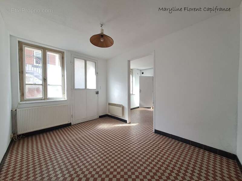 Maison à LA ROCHE-BLANCHE