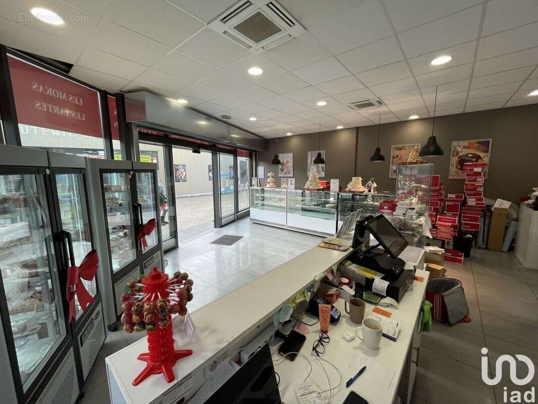 Photo 8 - Commerce à SERVON