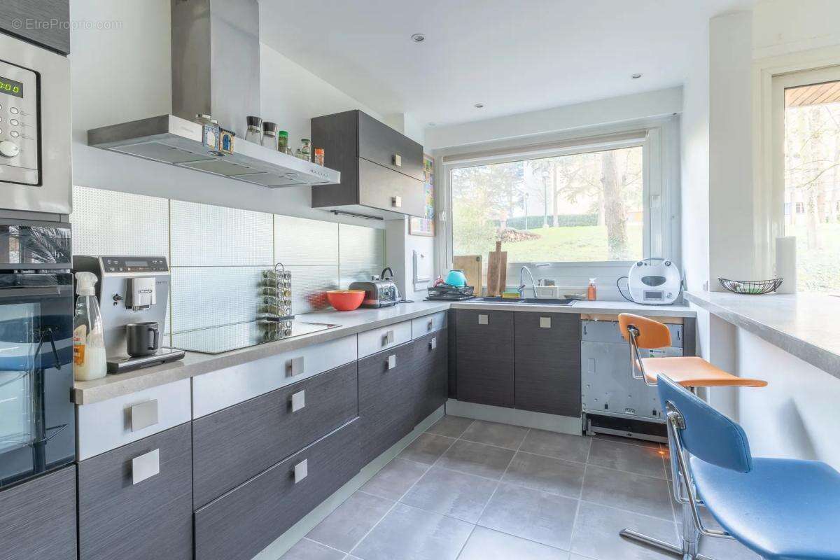 Appartement à LA CELLE-SAINT-CLOUD