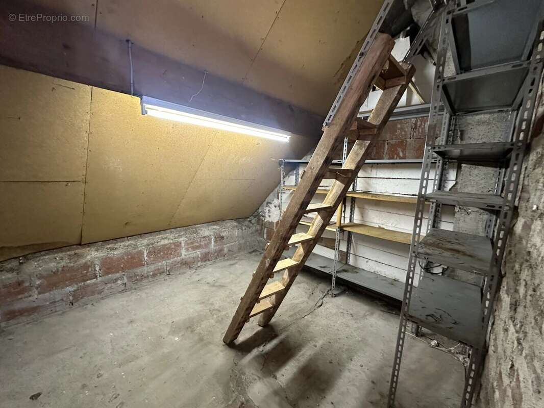 Maison à LE MESNIL-SAINT-DENIS