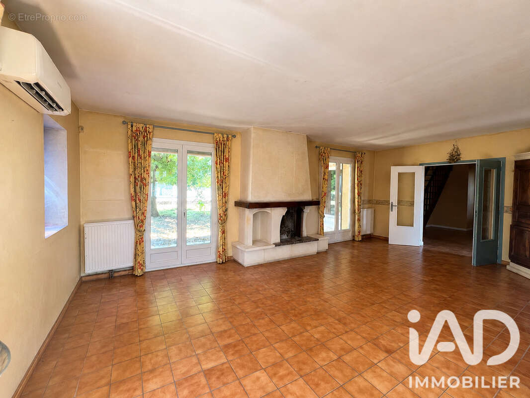 Maison 153 m² à Saint-Marcel-D'ardeche  - photo 7