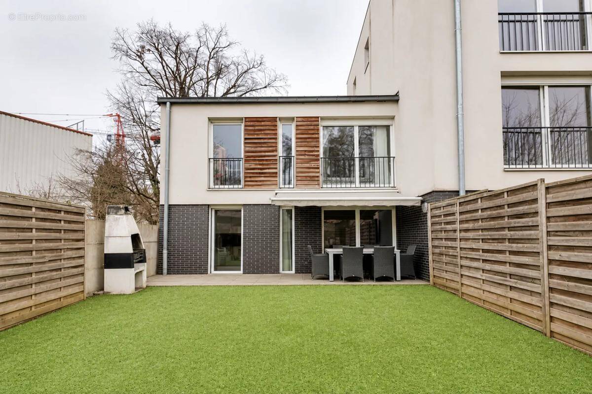 Appartement à LA COURNEUVE