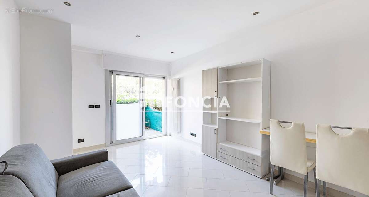 Appartement à ROQUEBRUNE-CAP-MARTIN