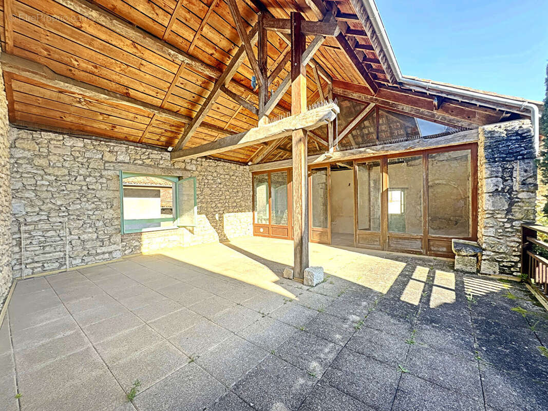 Maison à MAUVEZIN