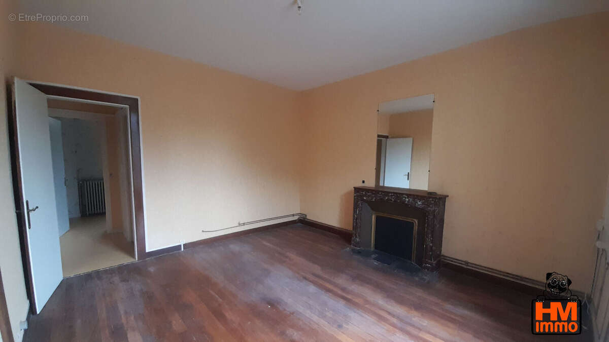 Appartement à SAINT-LEONARD-DE-NOBLAT