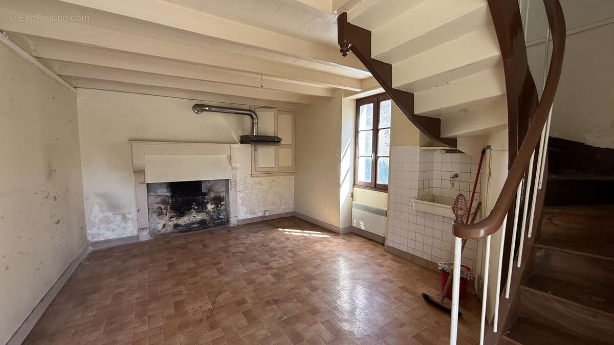 Maison à AUNAC