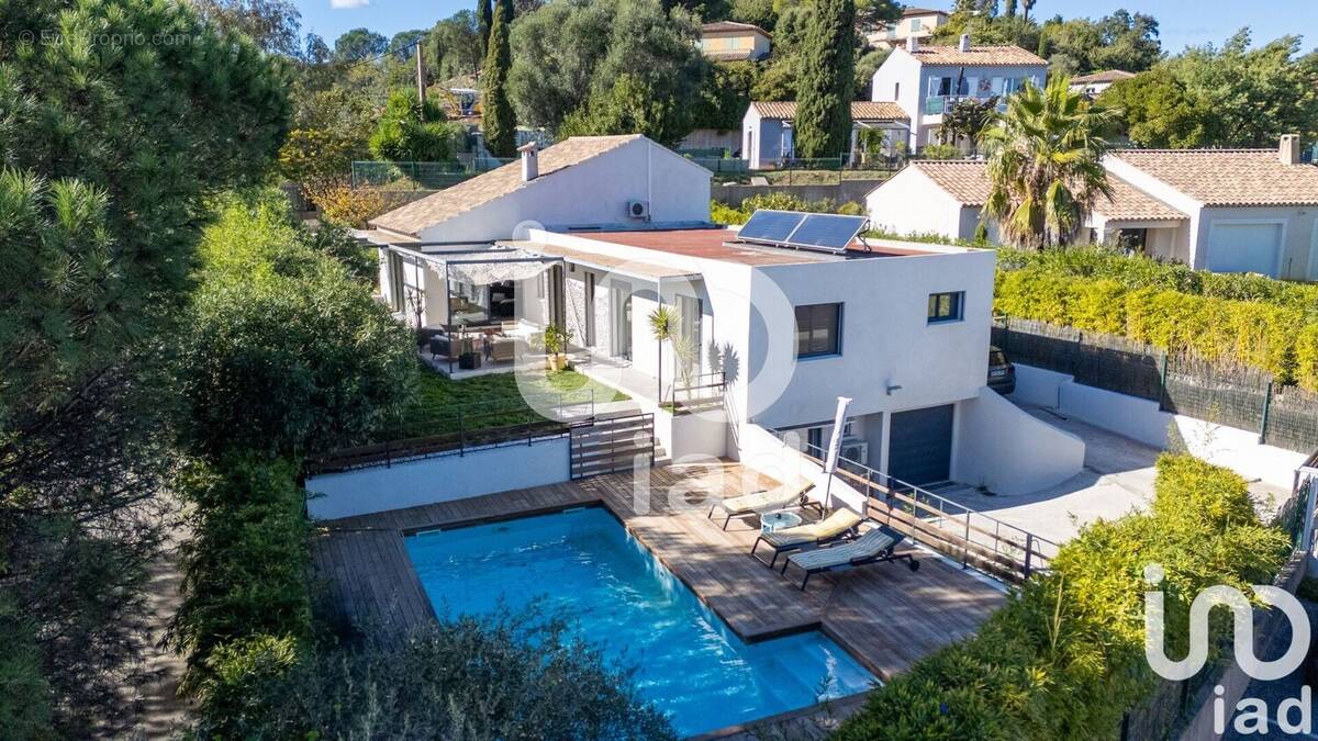 Photo 1 - Maison à COGOLIN