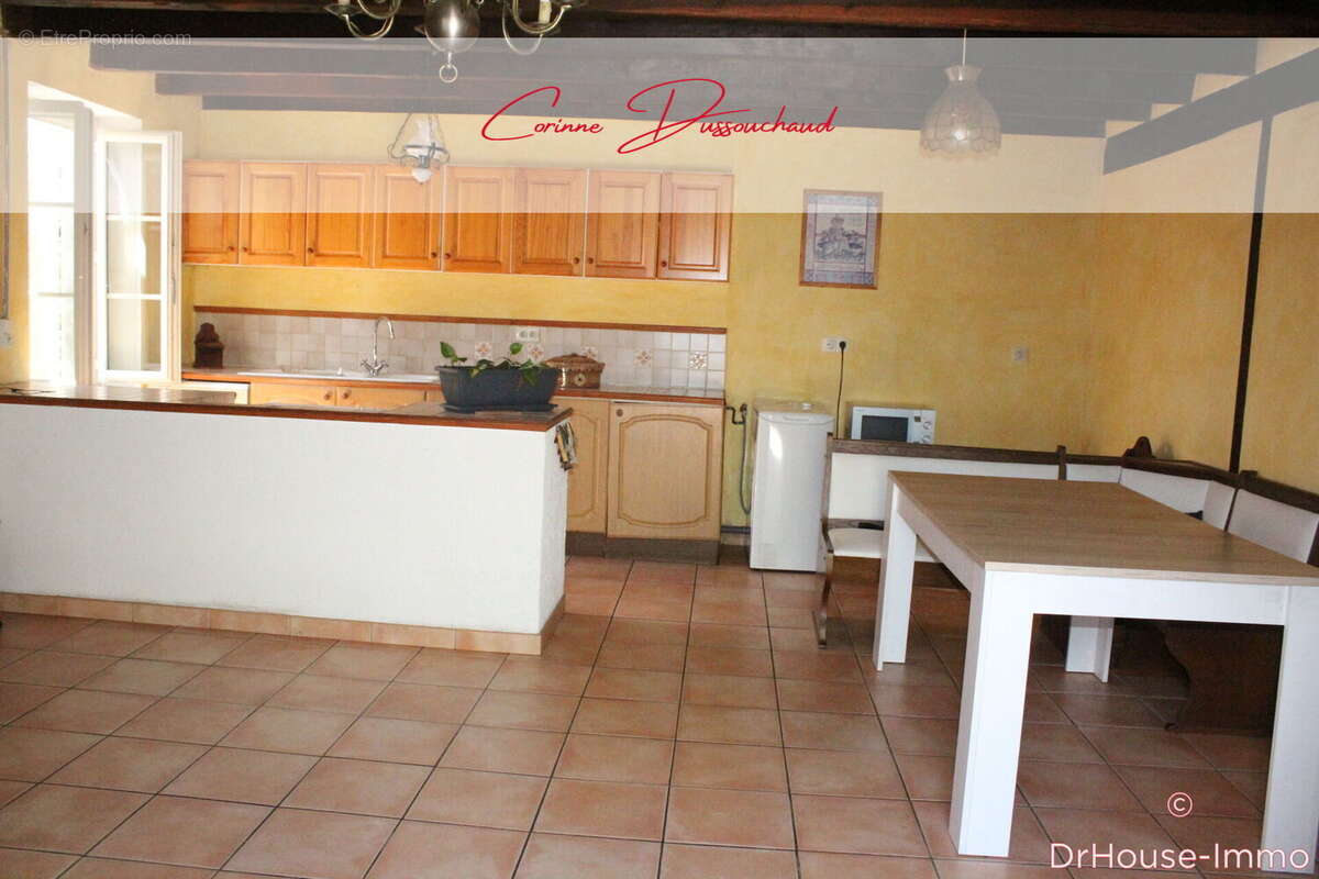 Maison 147 m² à Saint-Coutant  - photo 4
