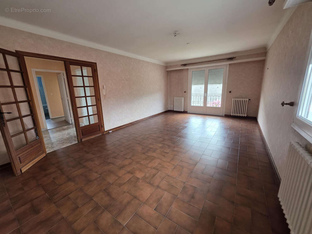 Lourdes   Maison avec deux appartements, grand garage et terrain constructible - photo 14